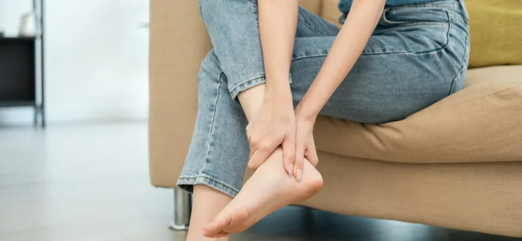 نقش ویتامین در درمان درد مچ پا