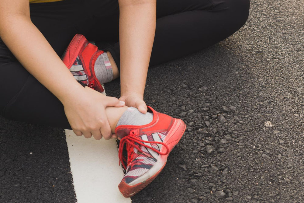 پیچ خوردگی مچ پا چیست و چرا اتفاق می‌افتد؟